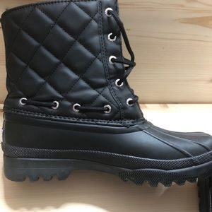 Sperry Woman’s duck boots.(sz 7)